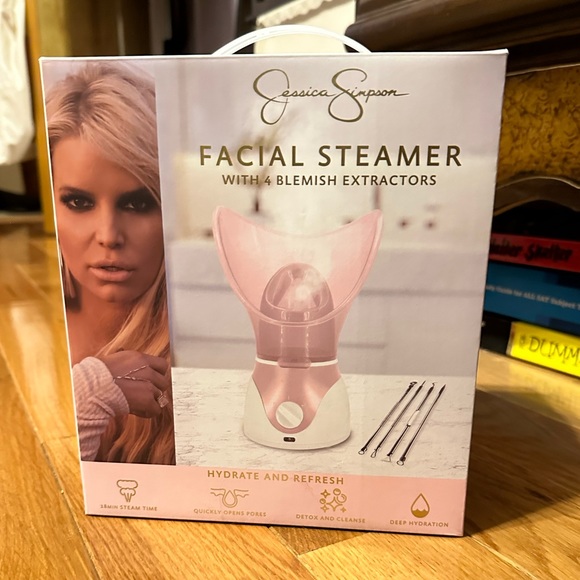 Jessica Simpson Other - Facial steamer with blemish extractors
